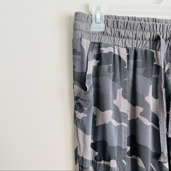 Splendid Camo Joggers Lounge Pants - Picture 3 of 6